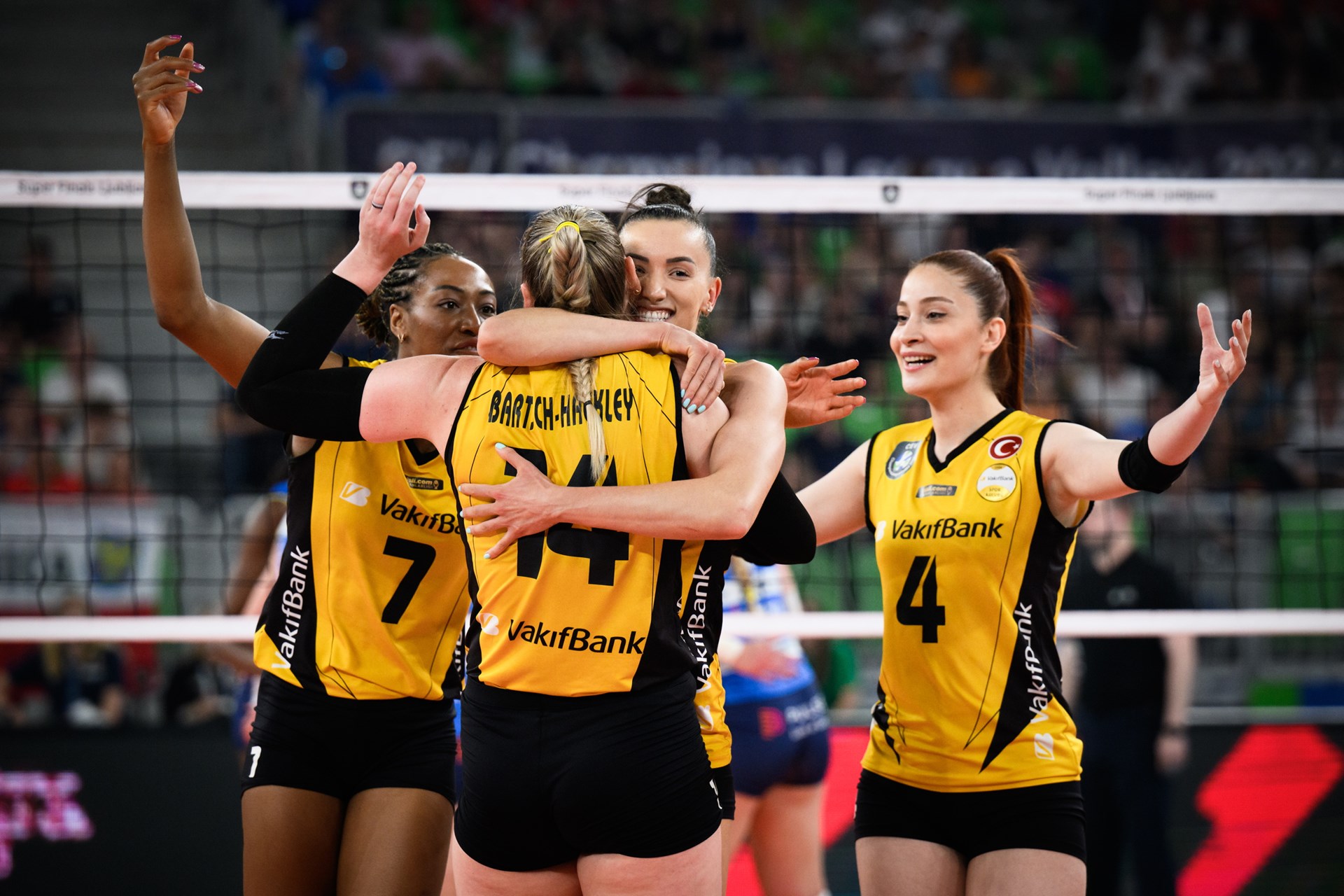 Michelle Bartsch and Vakifbank win the Champions League Superfinals!